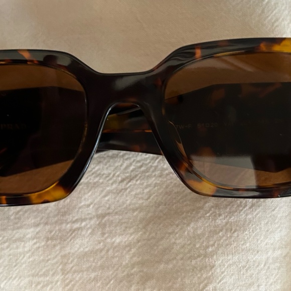 Prada Sunglasses SPR17w-f Honey Tortoise Shell, Asian Fit - Picture 12 of 12